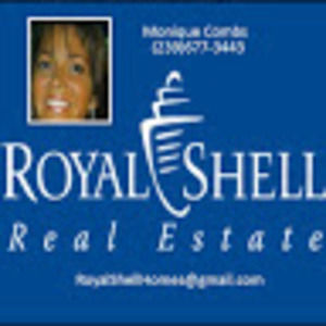 Meet your Posher, Monique